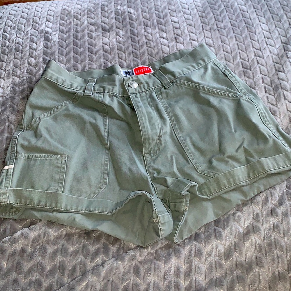Arizona green size 3 shorts